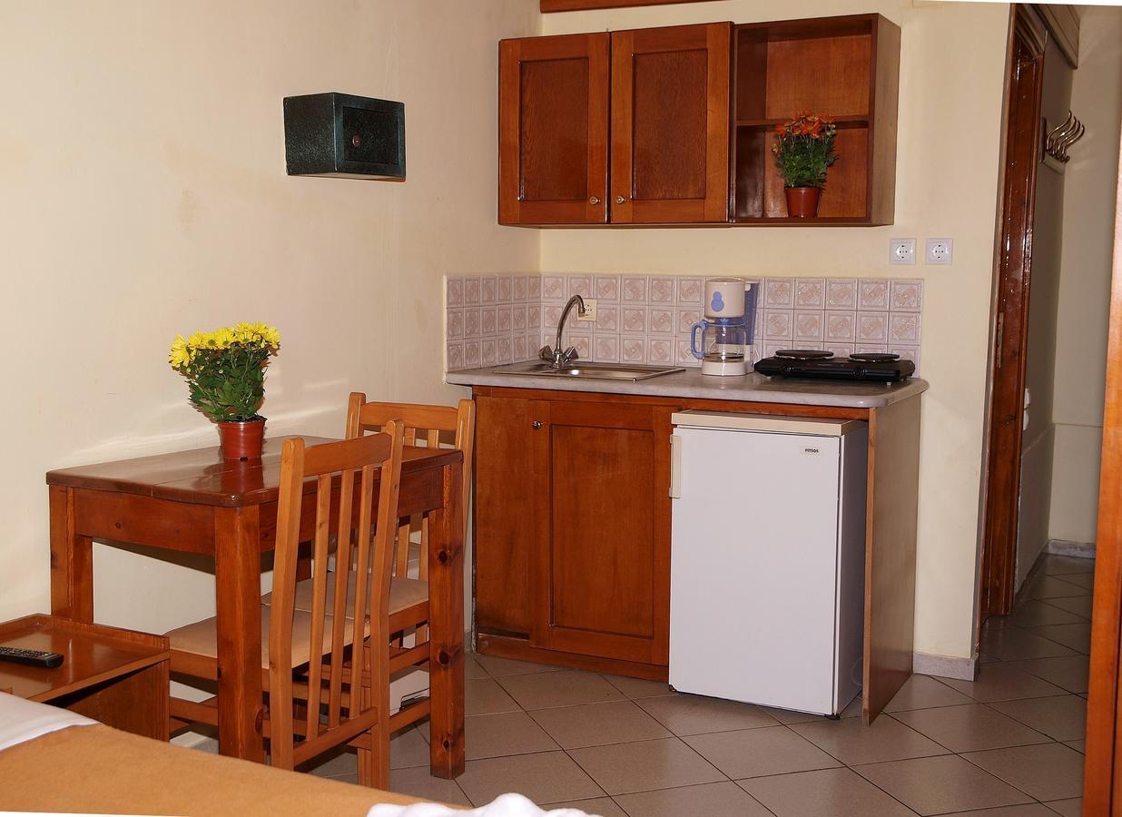 Kato Mare Aparthotel Stalós